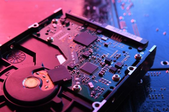 SSD vs HDD: Как ускорить свой компьютер с помощью нового жесткого диска